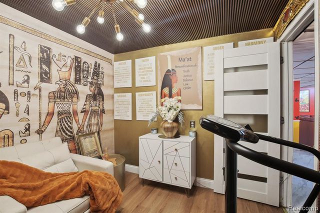 8286 Westminster Avenue, Warren, MI 48089