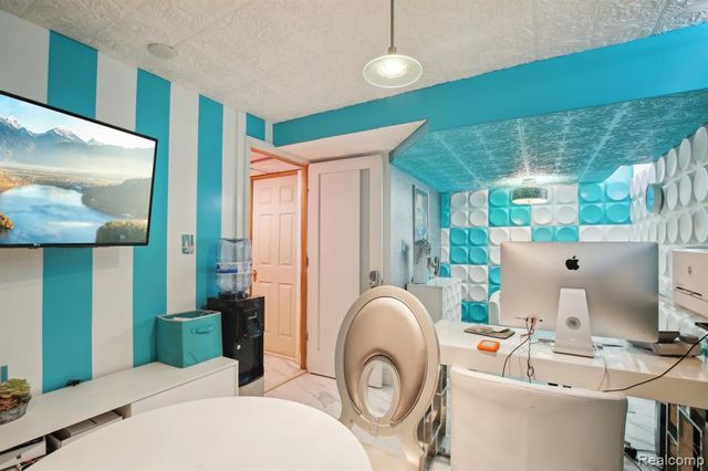 8286 Westminster Avenue, Warren, MI 48089