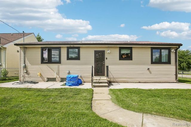 8286 Westminster Avenue, Warren, MI 48089