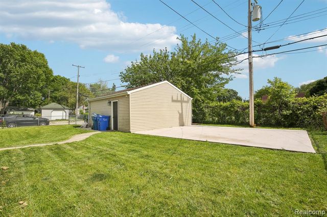 8286 Westminster Avenue, Warren, MI 48089