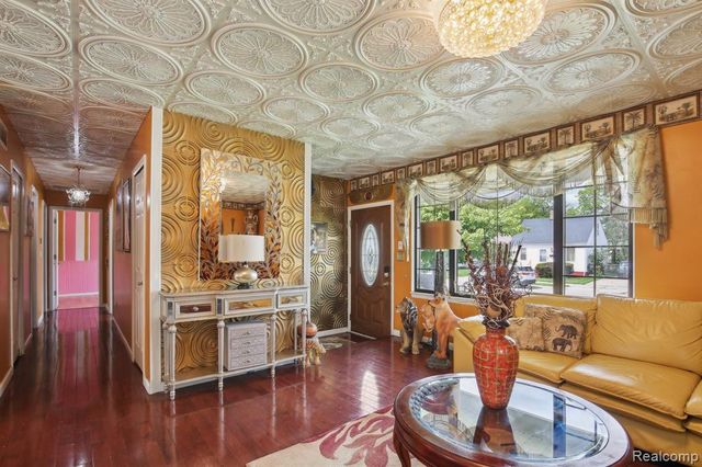 8286 Westminster Avenue, Warren, MI 48089