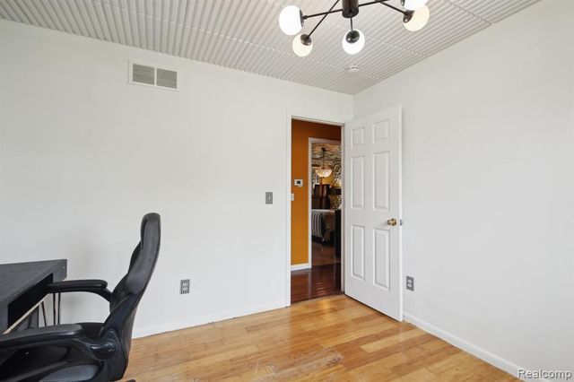 8286 Westminster Avenue, Warren, MI 48089