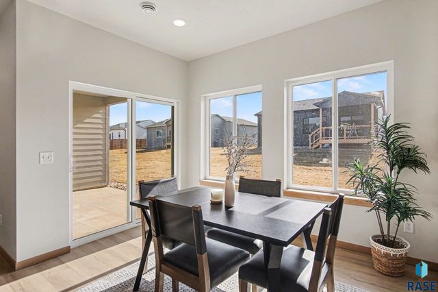 9201 W 43rd St Street, Sioux Falls, SD 57106