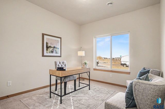 9201 W 43rd St Street, Sioux Falls, SD 57106