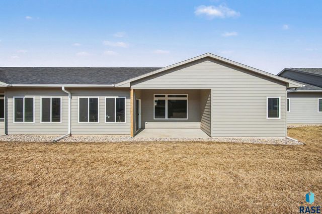 9201 W 43rd St Street, Sioux Falls, SD 57106