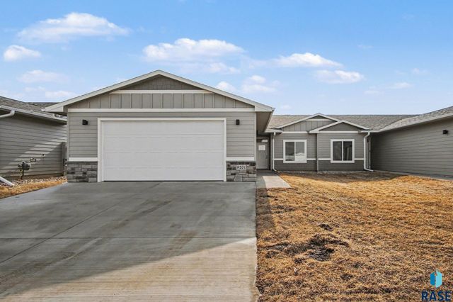 9201 W 43rd St Street, Sioux Falls, SD 57106