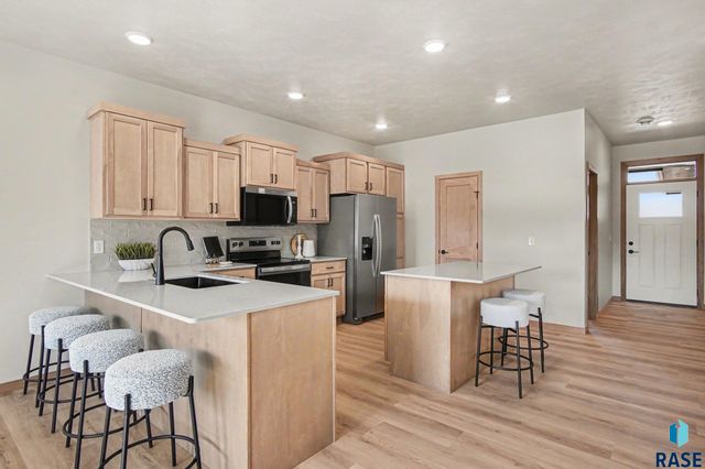 9201 W 43rd St Street, Sioux Falls, SD 57106