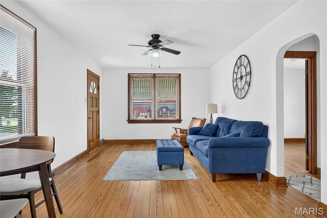 1618 Muegge Road, St Charles, MO 63303