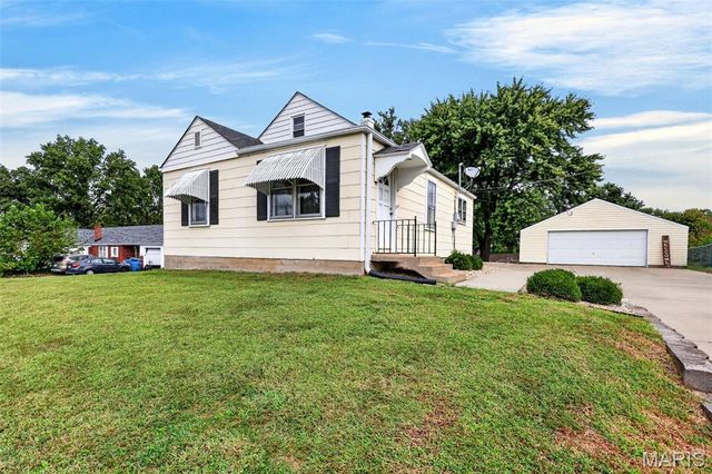 1618 Muegge Road, St Charles, MO 63303