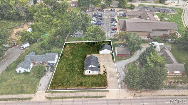 1618 Muegge Road, St Charles, MO 63303