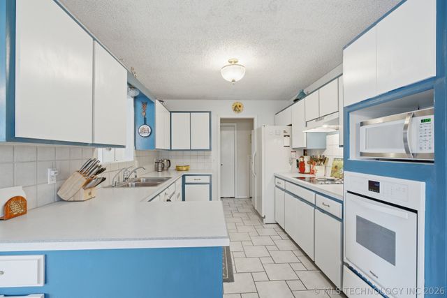 8714 S 69th East Avenue, Tulsa, OK 74133