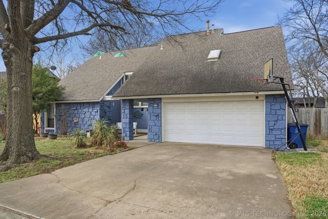 8714 S 69th East Avenue, Tulsa, OK 74133