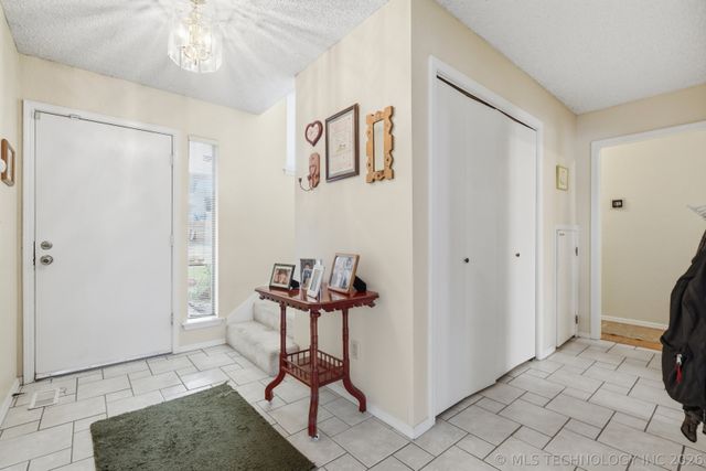 8714 S 69th East Avenue, Tulsa, OK 74133