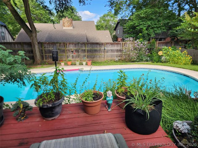 8714 S 69th East Avenue, Tulsa, OK 74133