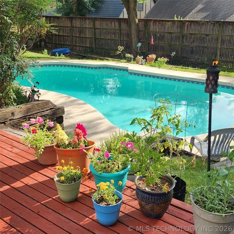 8714 S 69th East Avenue, Tulsa, OK 74133