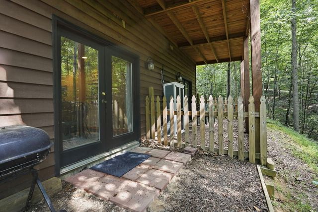 288 Ridgecrest Circle, Ellijay, GA 30540