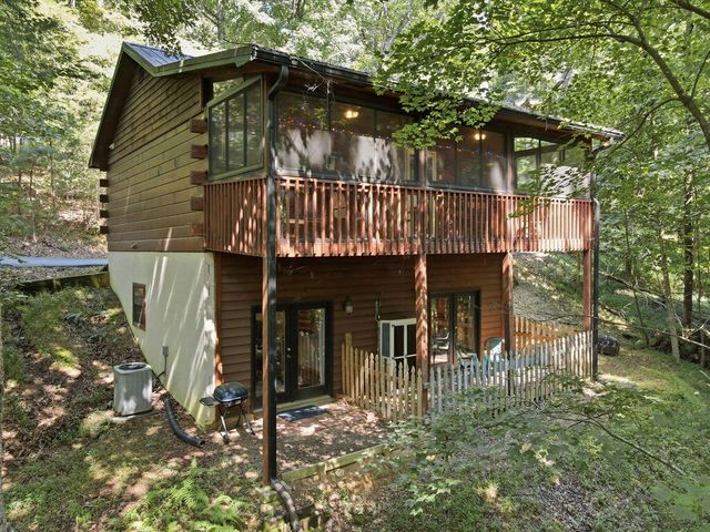 288 Ridgecrest Circle, Ellijay, GA 30540