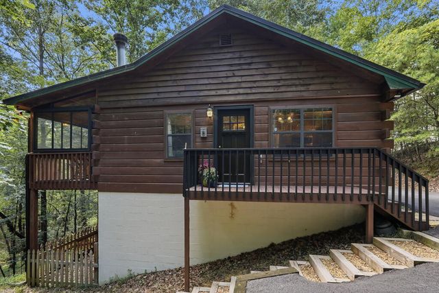 288 Ridgecrest Circle, Ellijay, GA 30540