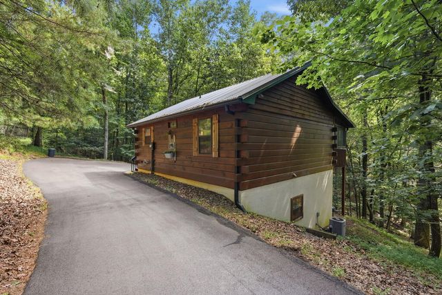 288 Ridgecrest Circle, Ellijay, GA 30540