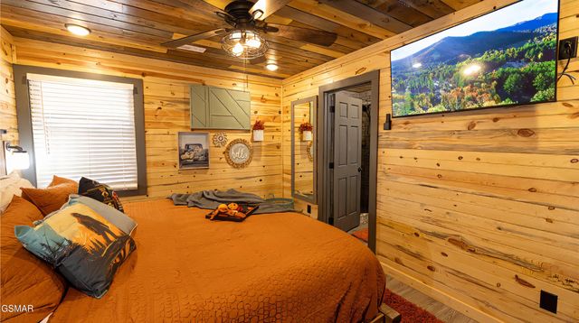 1501 Peach Tree Street, Pigeon Forge, TN 37862