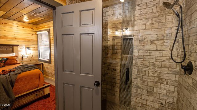 1501 Peach Tree Street, Pigeon Forge, TN 37862