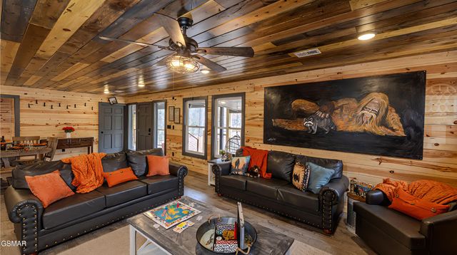 1501 Peach Tree Street, Pigeon Forge, TN 37862