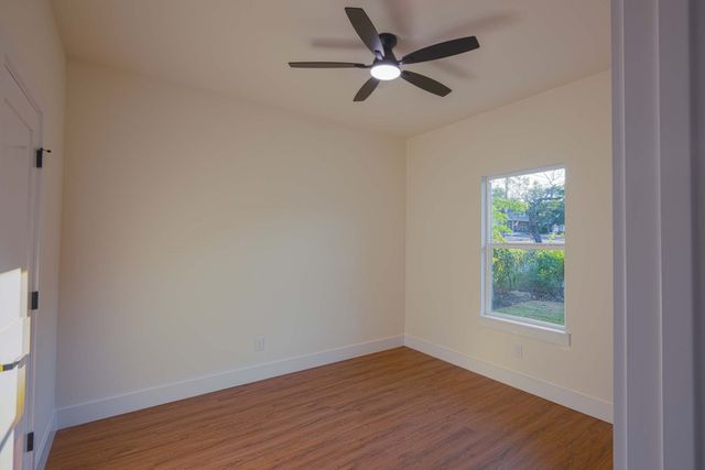 321 S Rusk, Weatherford, TX 76086