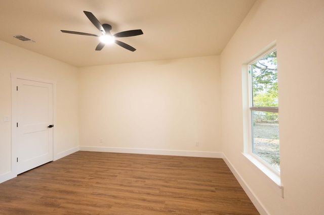 321 S Rusk, Weatherford, TX 76086