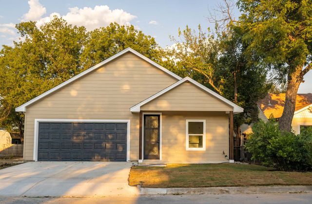 321 S Rusk, Weatherford, TX 76086