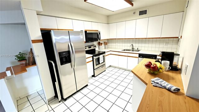3530 Mystic Pointe Drive 2508, Aventura, FL 33180