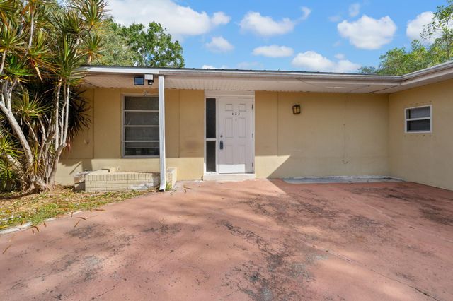 123 Aldea Court, Port St Lucie, FL 34952