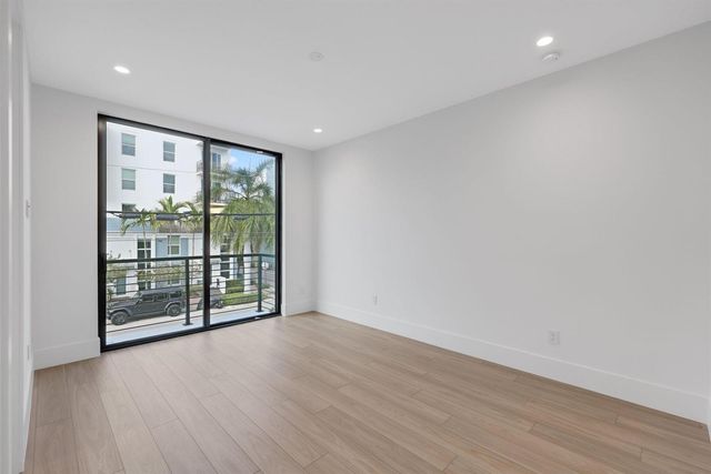 408 SE 2nd Street, Delray Beach, FL 33483