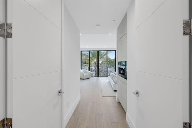 408 SE 2nd Street, Delray Beach, FL 33483