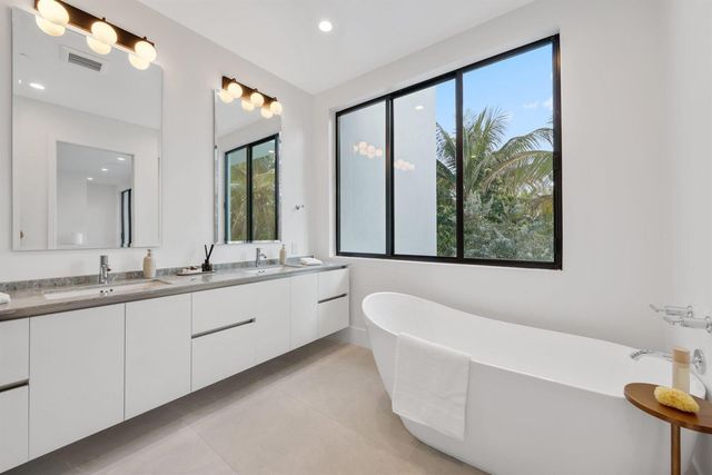 408 SE 2nd Street, Delray Beach, FL 33483