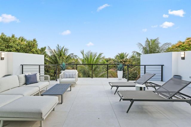 408 SE 2nd Street, Delray Beach, FL 33483