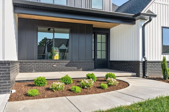 725 Azalea Lane, Versailles, KY 40383