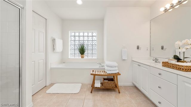 135 Estelle DR, Naples, FL 34112