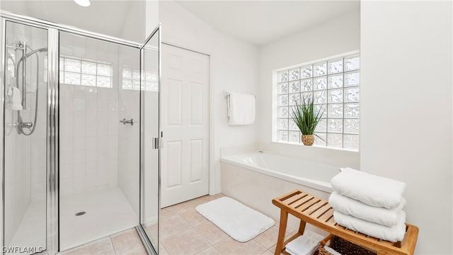 135 Estelle DR, Naples, FL 34112