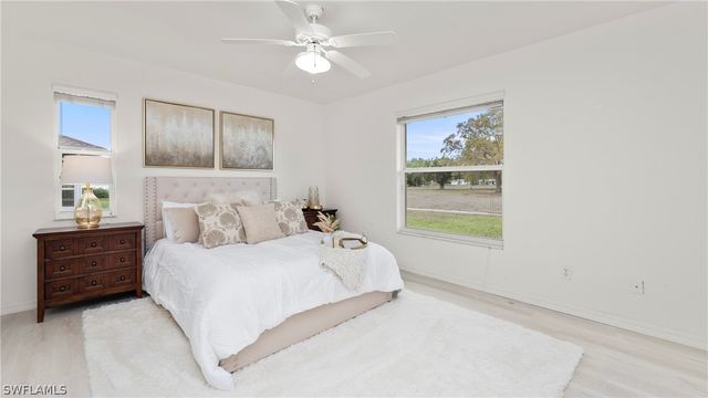 135 Estelle DR, Naples, FL 34112