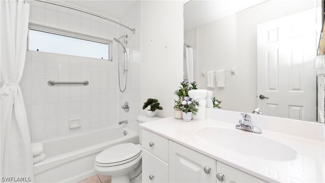 135 Estelle DR, Naples, FL 34112