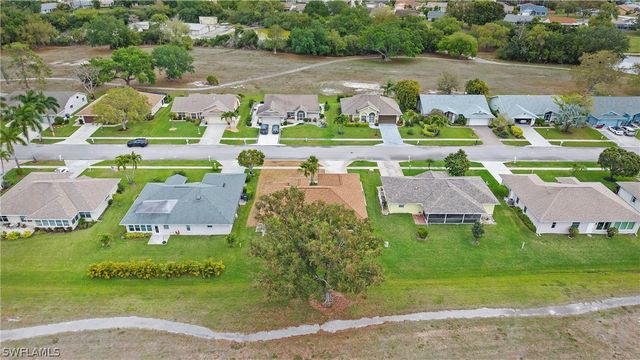 135 Estelle DR, Naples, FL 34112