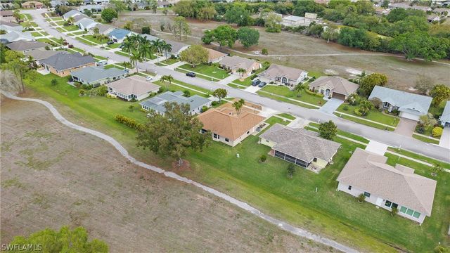 135 Estelle DR, Naples, FL 34112