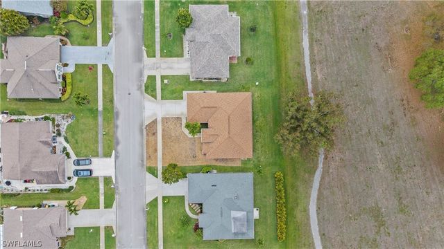 135 Estelle DR, Naples, FL 34112