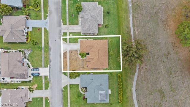 135 Estelle DR, Naples, FL 34112