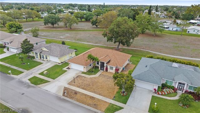 135 Estelle DR, Naples, FL 34112