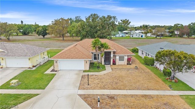 135 Estelle DR, Naples, FL 34112