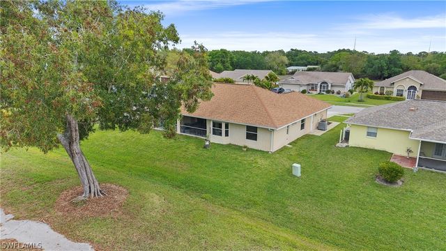 135 Estelle DR, Naples, FL 34112