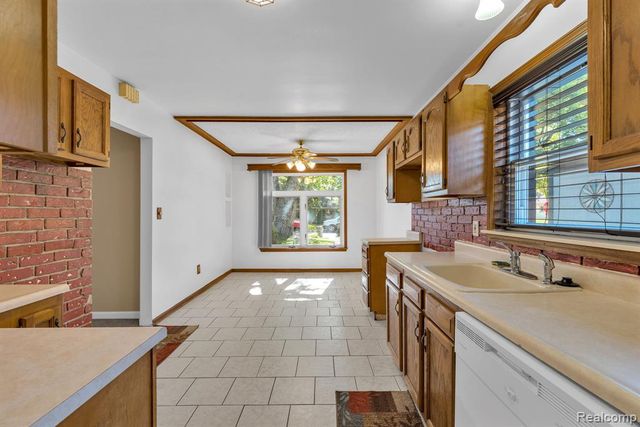 7411 N Vernon Street, Dearborn Heights, MI 48127