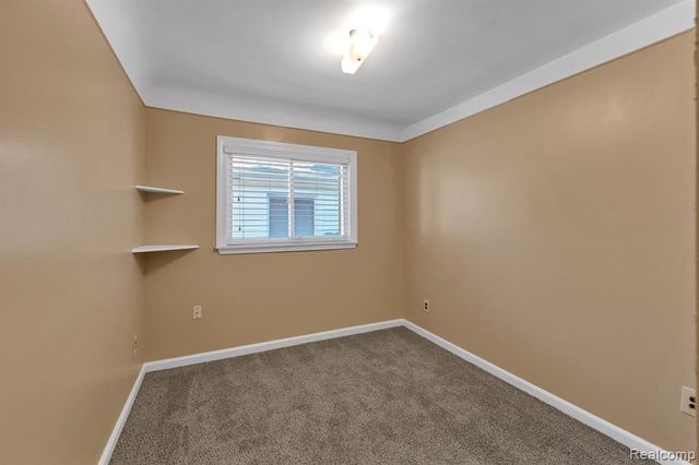 7411 N Vernon Street, Dearborn Heights, MI 48127