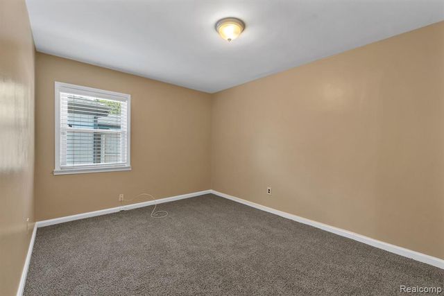 7411 N Vernon Street, Dearborn Heights, MI 48127